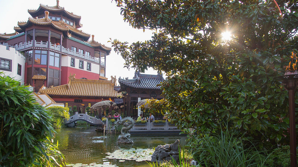Hotel Ling Bao — 4-Star Luxury Hotel in Bruhl, Germany