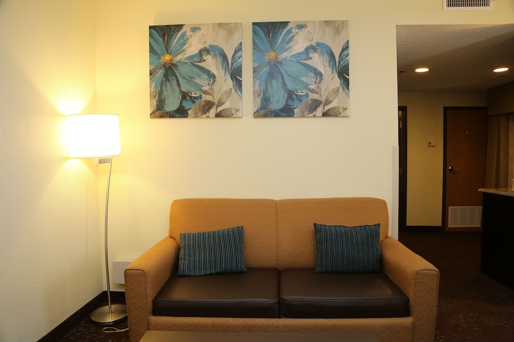 Holiday Inn Express Hotel & Suites Cleveland - photo 14