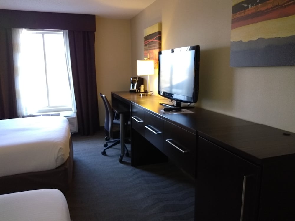 Holiday Inn Express Hotel & Suites Waterford by IHG - photo 30