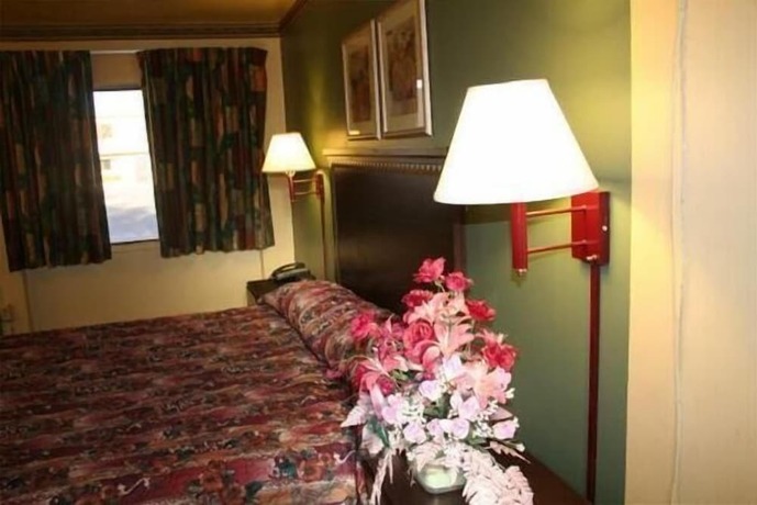 Plaza Travel Inn - photo 3