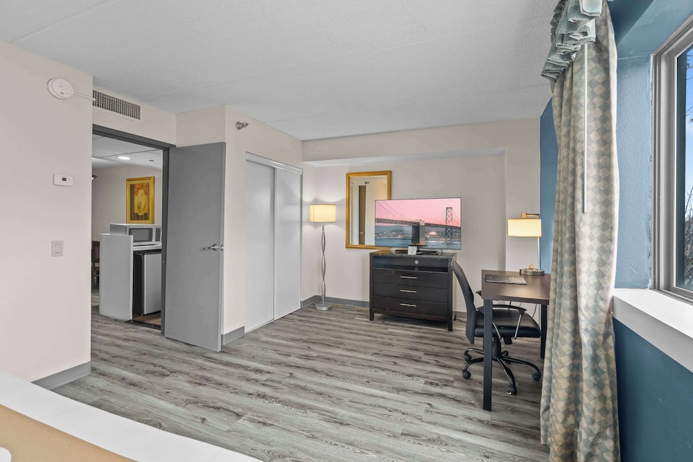 Quality Inn & Suites Mall of America MSP Airport - photo 30