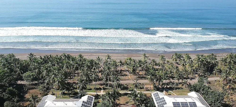 Hotel Cocomar Beachfront Hotel in Parrita, Costa Rica