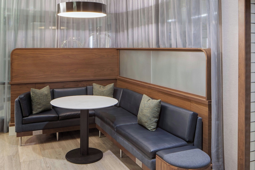 Courtyard by Marriott Chicago Downtown River North - photo 2