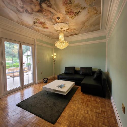 Apartment Bakarosa — 4-Star Luxury Hotel in Pucisca, Croatia