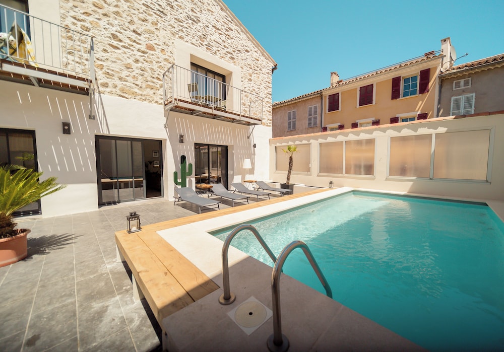 Une Histoire De Famille — hotel in Collobrieres