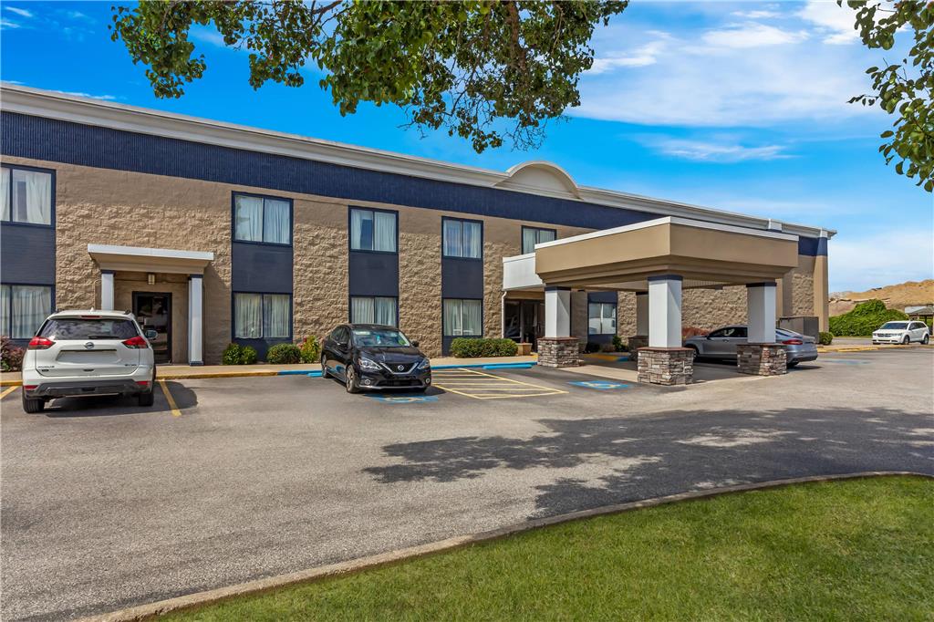 Rodeway Inn Barboursville WV - photo 2