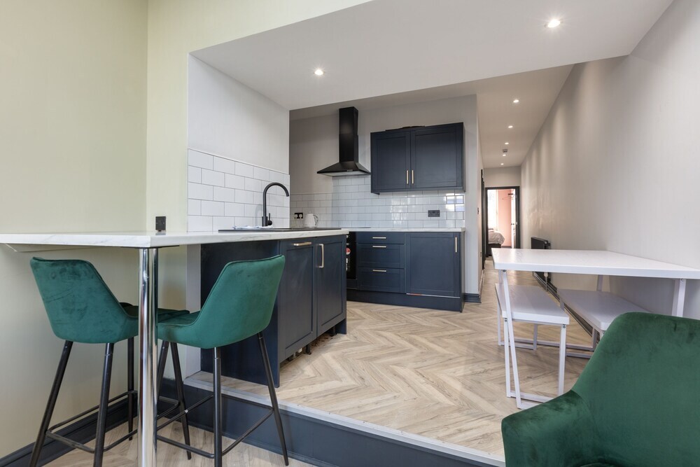 Ettie and Gigi's — 4-Star Luxury Hotel in Blackpool, United Kingdom