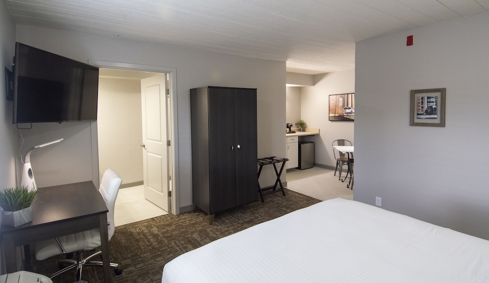 Americana Modern Hotel - photo 8