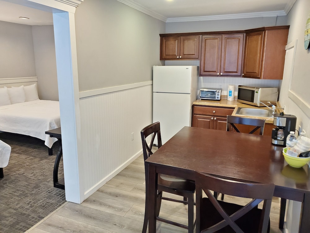 Coronado Island Inn - photo 7