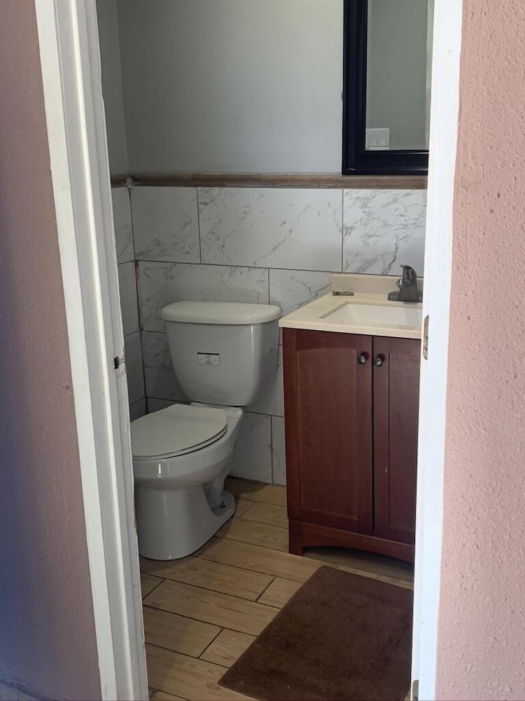 Carlton Motel - photo 11