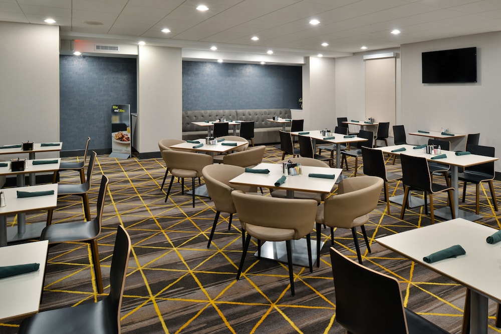 Holiday Inn Hotel & Suites Overland Park Convention Center - photo 44