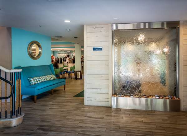 Palmera Inn and Suites - photo 3