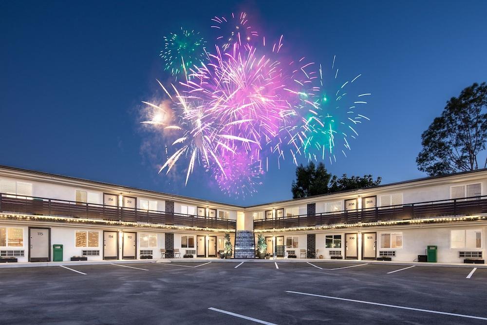 California Inn - last minute hotel in Anaheim