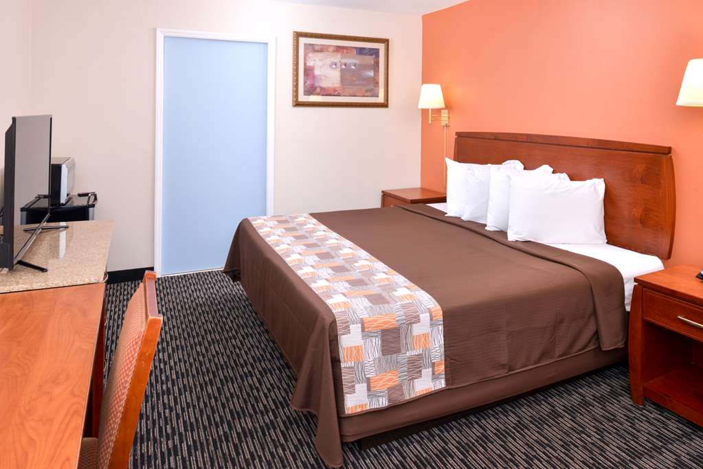 Americas Best Value Inn Sullivan - photo 16
