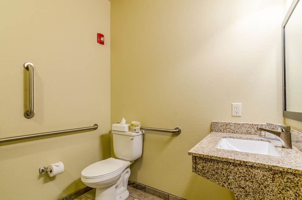 AmericInn by Wyndham Oshkosh - photo 20