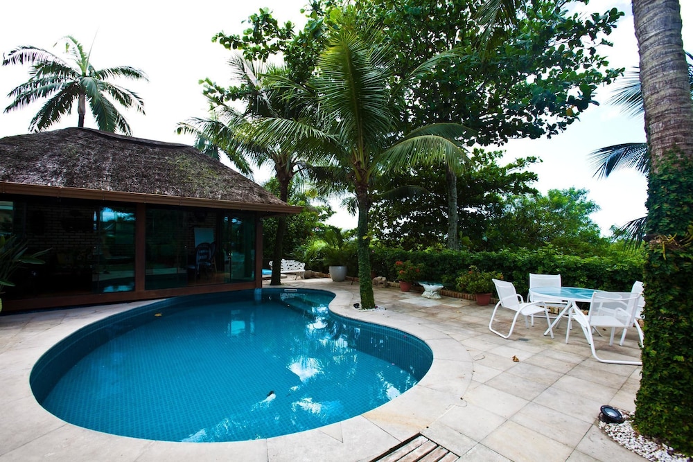 FL004 5 Bedroom Villa By Senstay — 4-Star Luxury Hotel in Florianopolis, Brasil