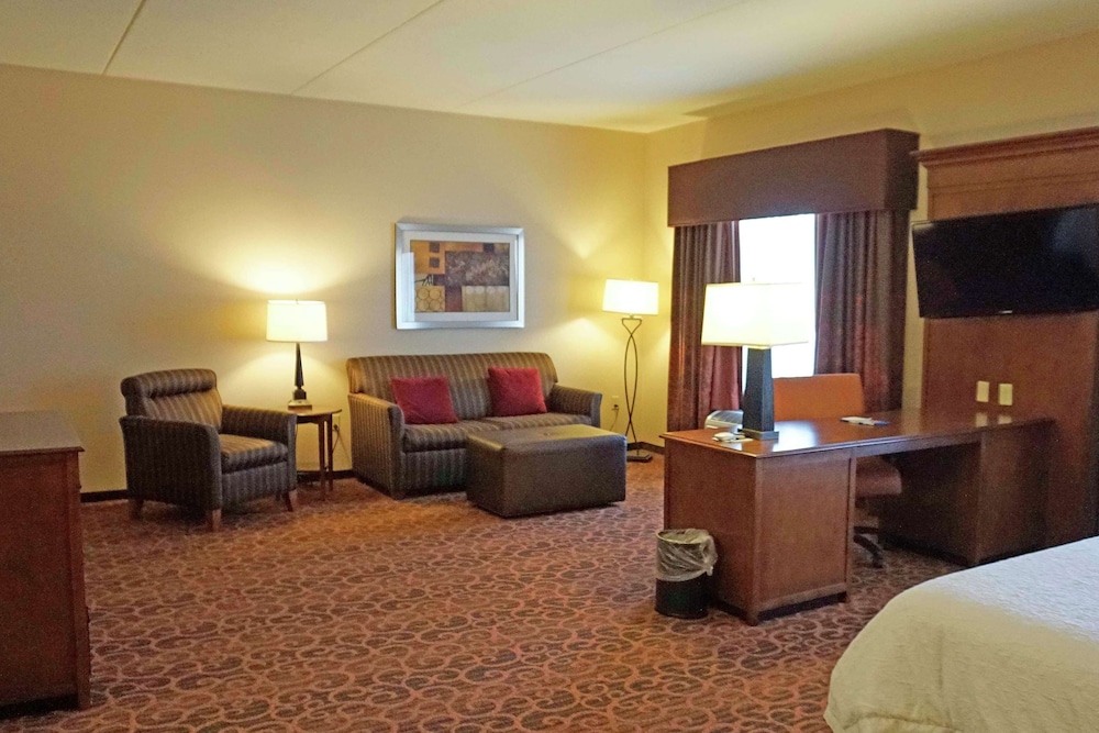 Hampton Inn Waynesburg - photo 12