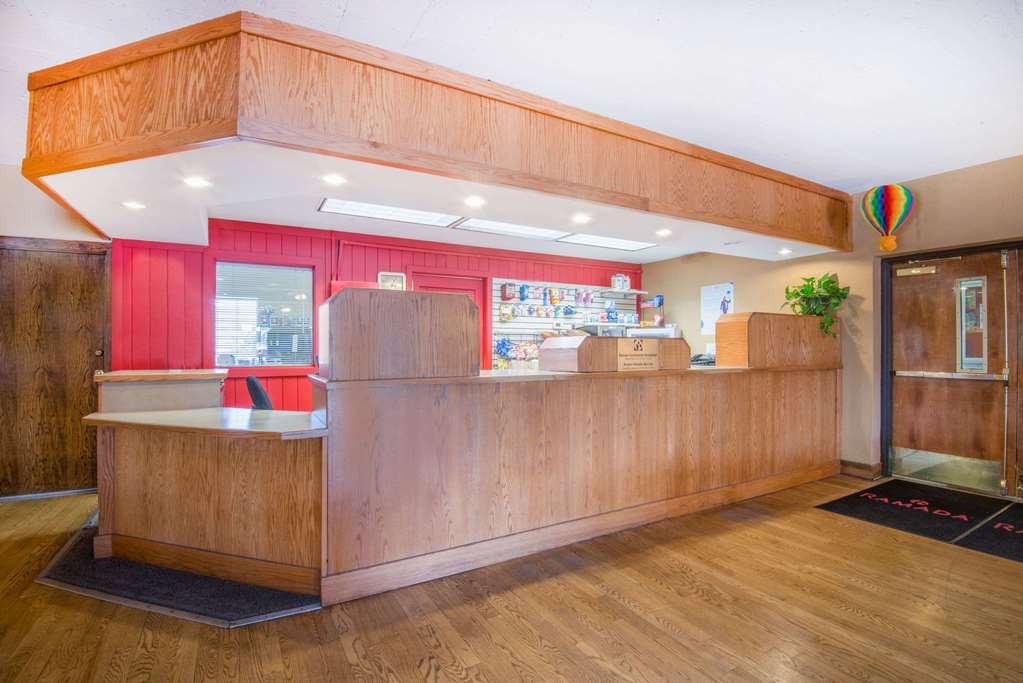 Ramada by Wyndham Albuquerque Airport - photo 5