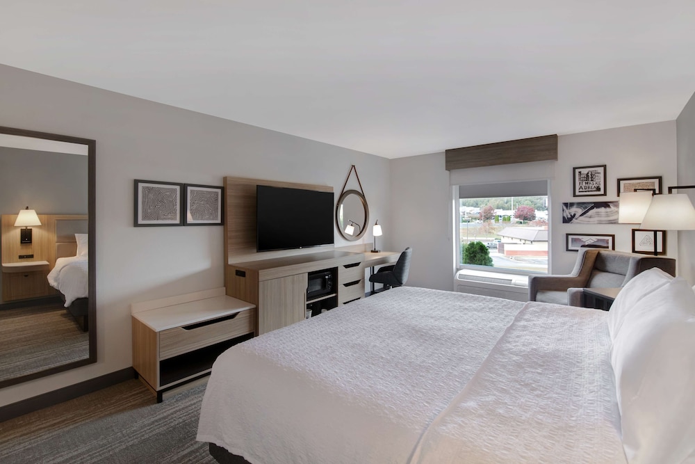 Hampton Inn Easley - photo 8
