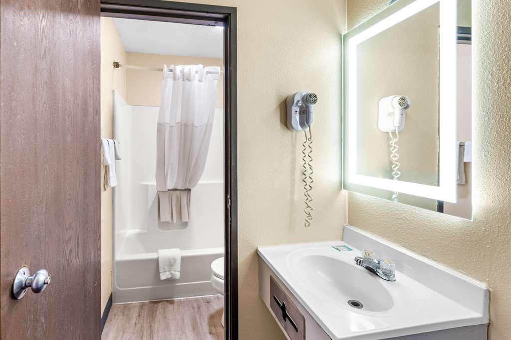 Americas Best Value Inn Decatur IL - photo 21