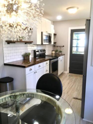 Mimzy's Garden Retreat Peaceful & Private — hotel in Hickory