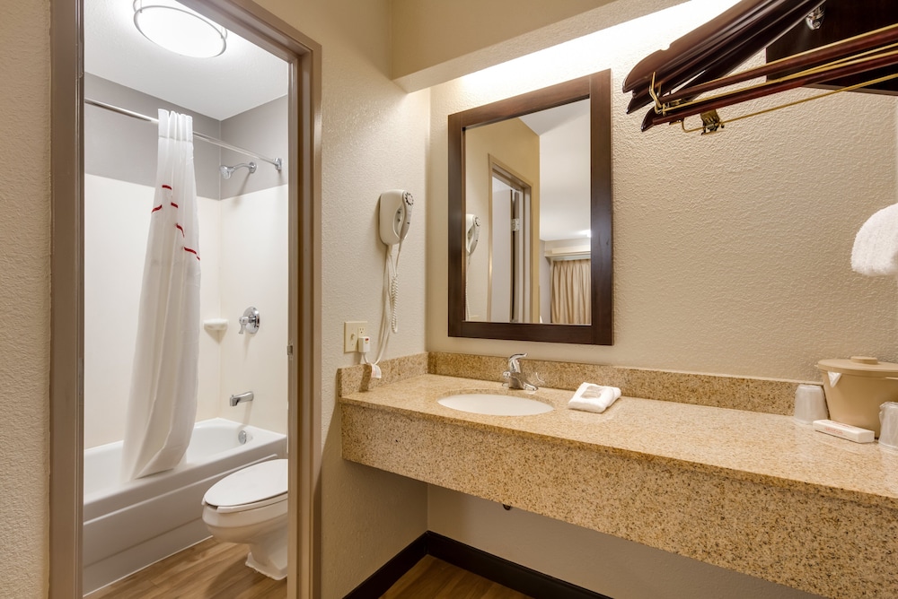 Red Roof Inn Asheville Biltmore West - photo 23