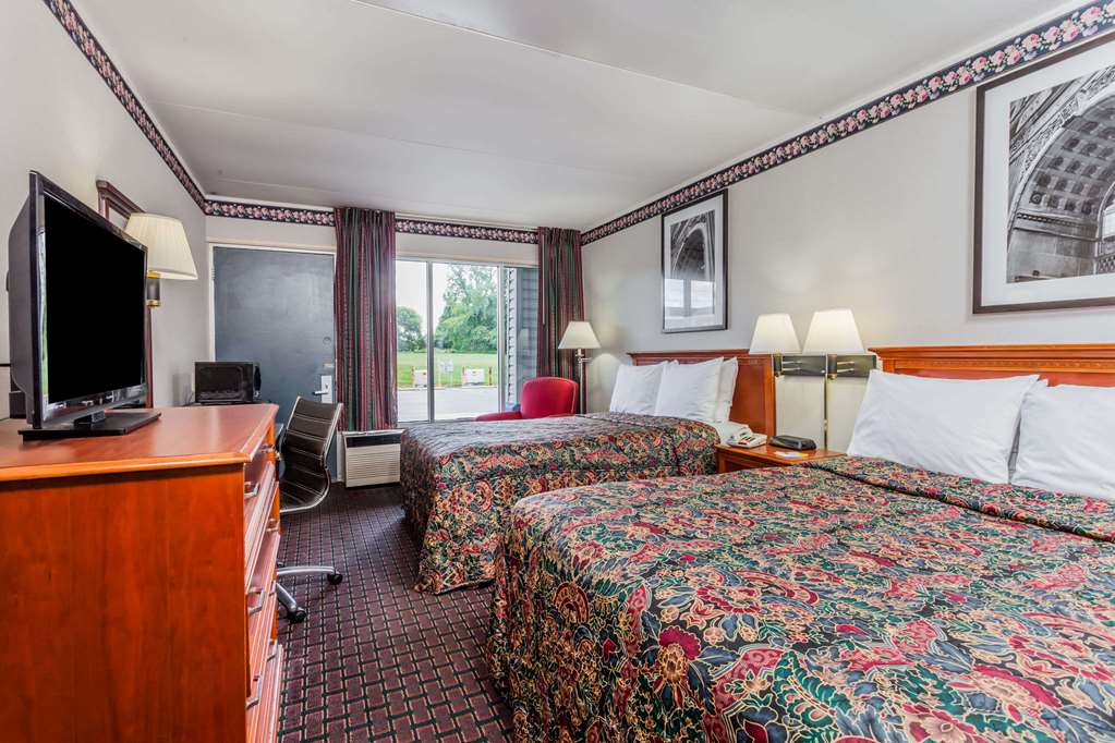 Days Inn by Wyndham Seymour - photo 11