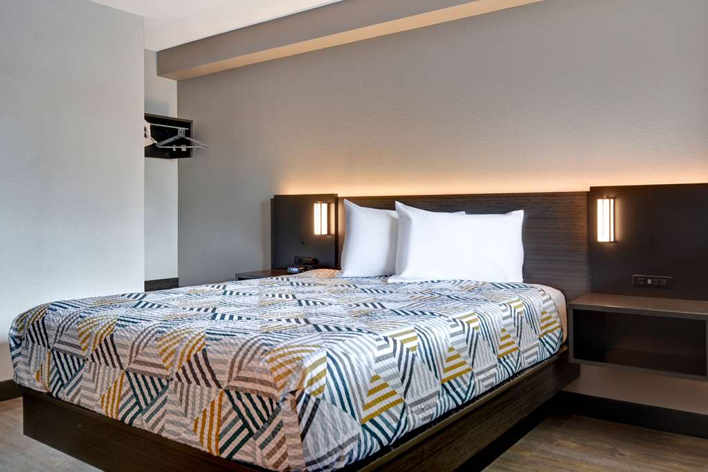 Studio 6 Extended Stay Jacksonville FL Baymeadows - photo 11