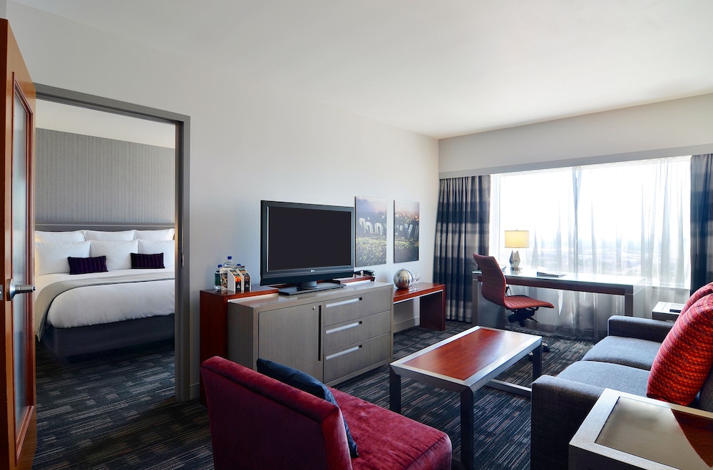 Loews Hollywood Hotel - photo 8