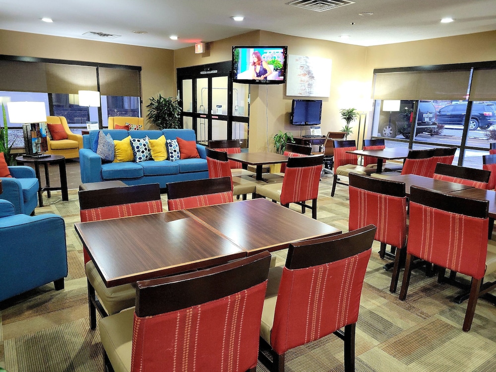 Comfort Inn Erie Near Presque Isle - photo 3