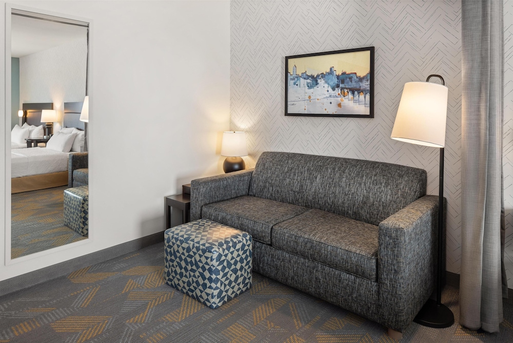 Home2 Suites by Hilton Roseville Minneapolis - photo 21