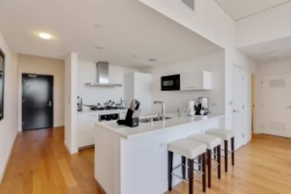 Global Luxury Suites at Figueroa Street - photo 8