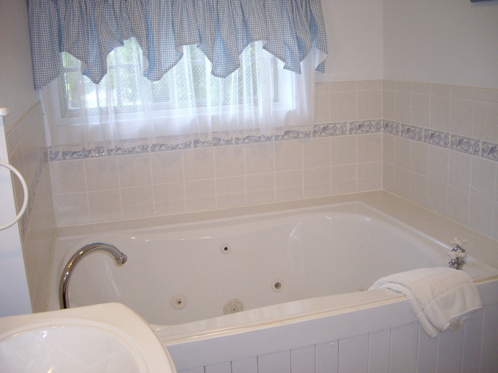 Isaiah Jones Homestead Bed & Breakfast - photo 23