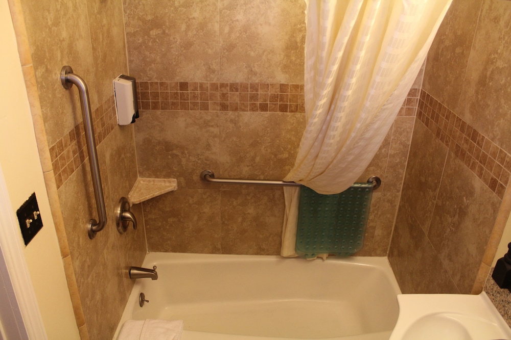 Riverside Inn & Suites Santa Cruz - photo 46