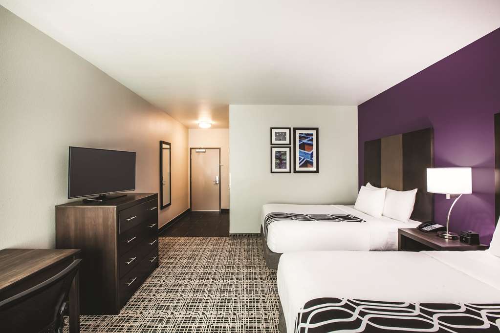 La Quinta Inn & Suites by Wyndham Lubbock South - photo 23