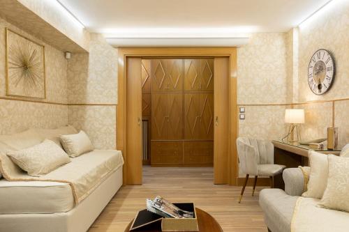 Vouliagmeni's Elegance by Acropolis Suites — 4-Star Luxury Hotel in Athens, Greece
