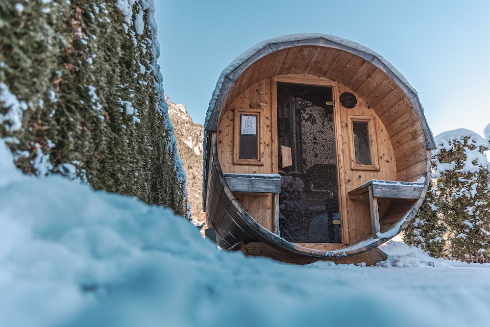 Hotel Nele — hotel in Ziano Di Fiemme
