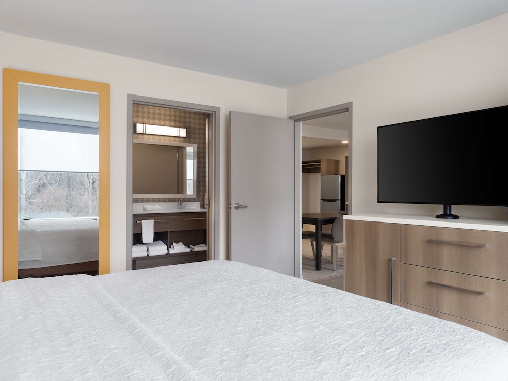Home2 Suites by Hilton Brownsburg - photo 12