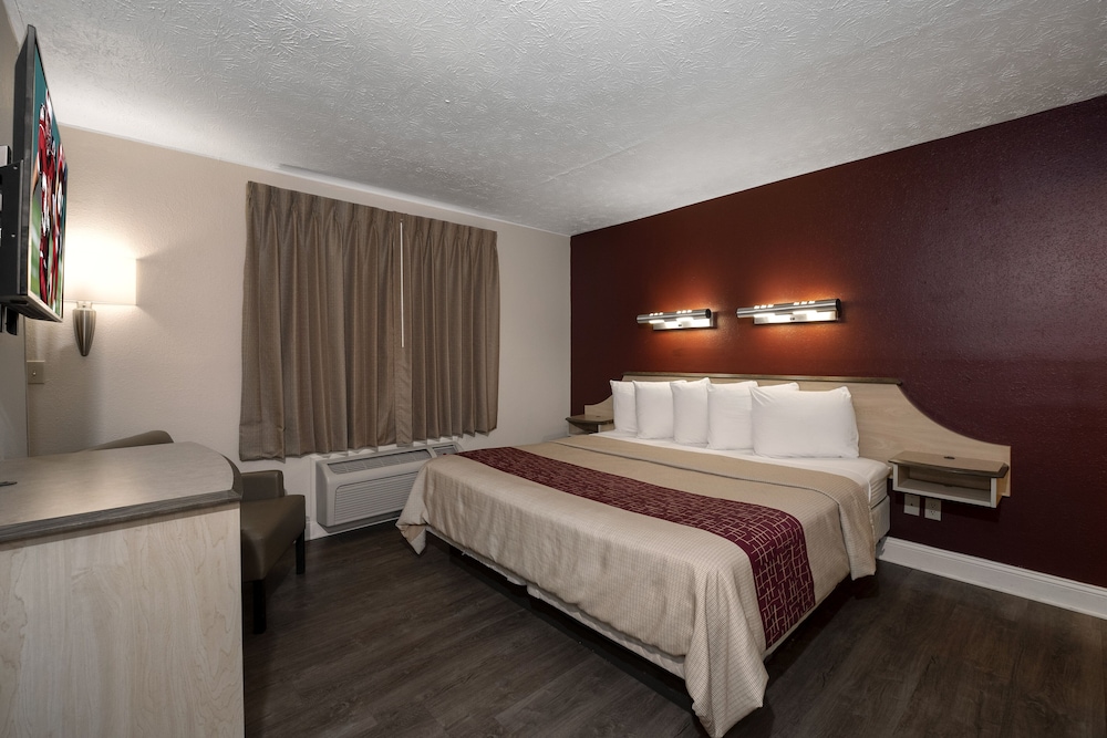 Red Roof Inn Indianapolis Greenwood - photo 35