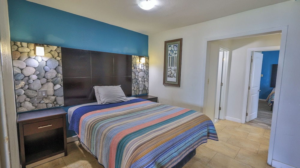 Driftwood Beach Motel - photo 106