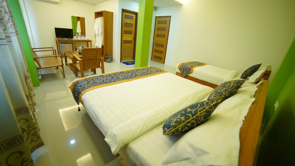 Present Hotel — Monywa — photo 4