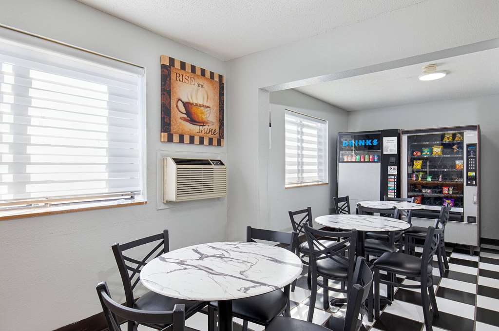 Super 8 by Wyndham Johnson City - photo 33