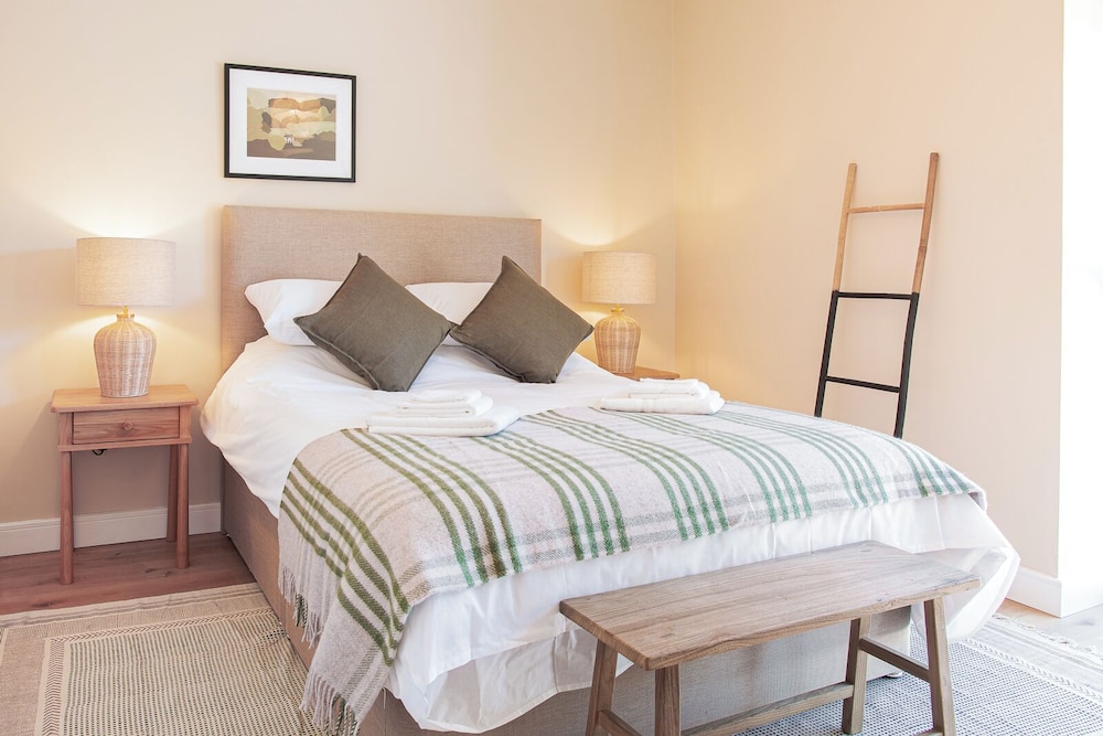 The Barn in Longhope Luxury Barn Conversion — hotel in Longhope