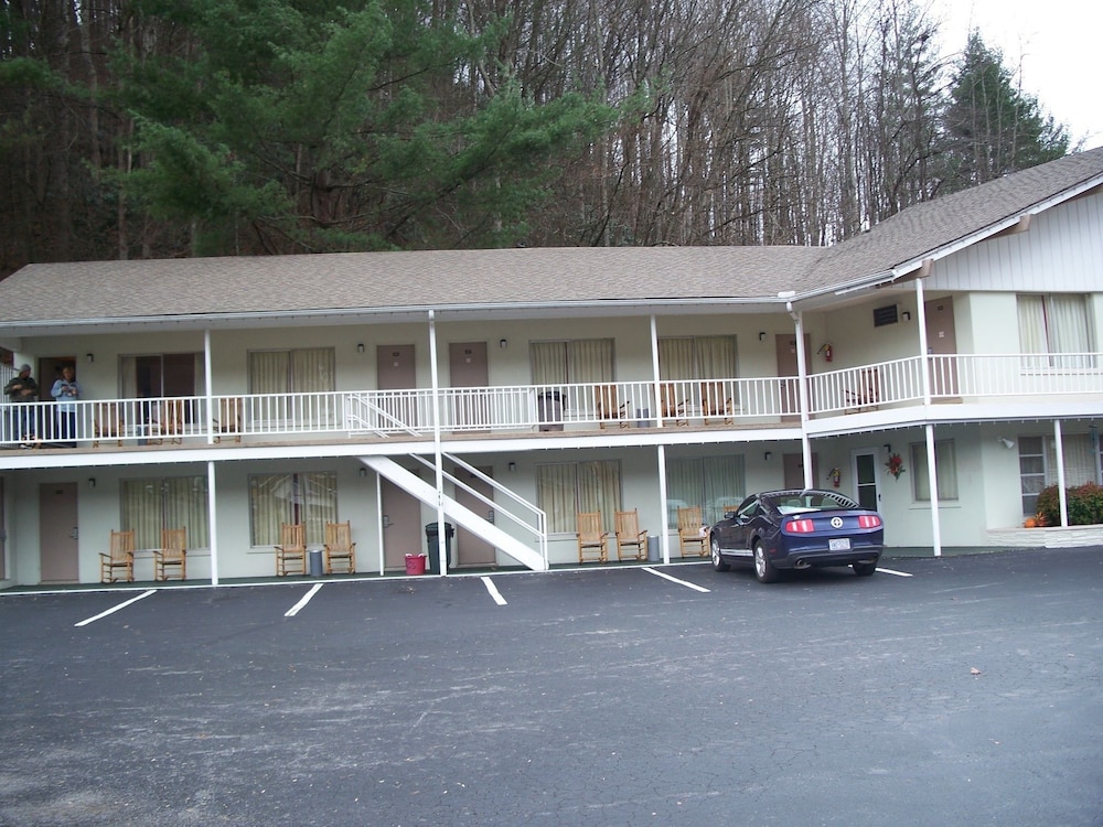 Castlewood Inn - photo 53