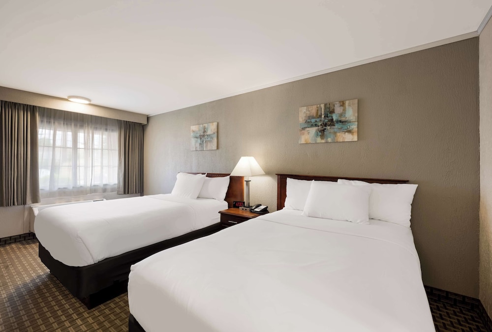 SureStay Plus by Best Western Woodbury Inn - photo 6