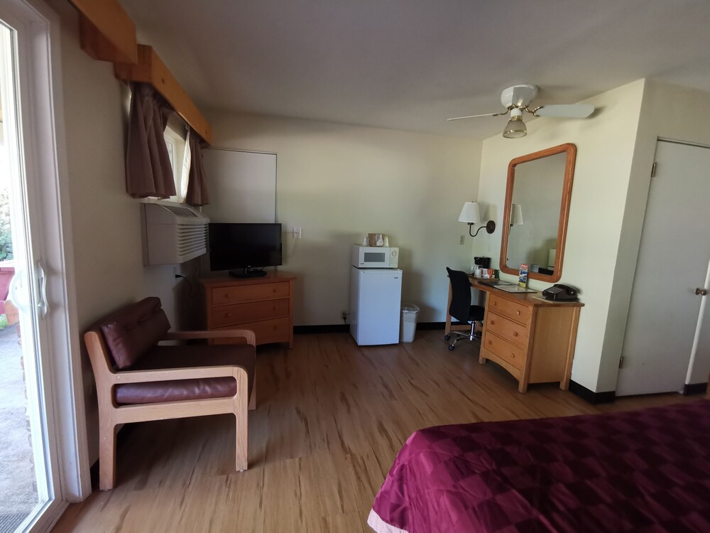 Skylark Shores Resort - photo 22