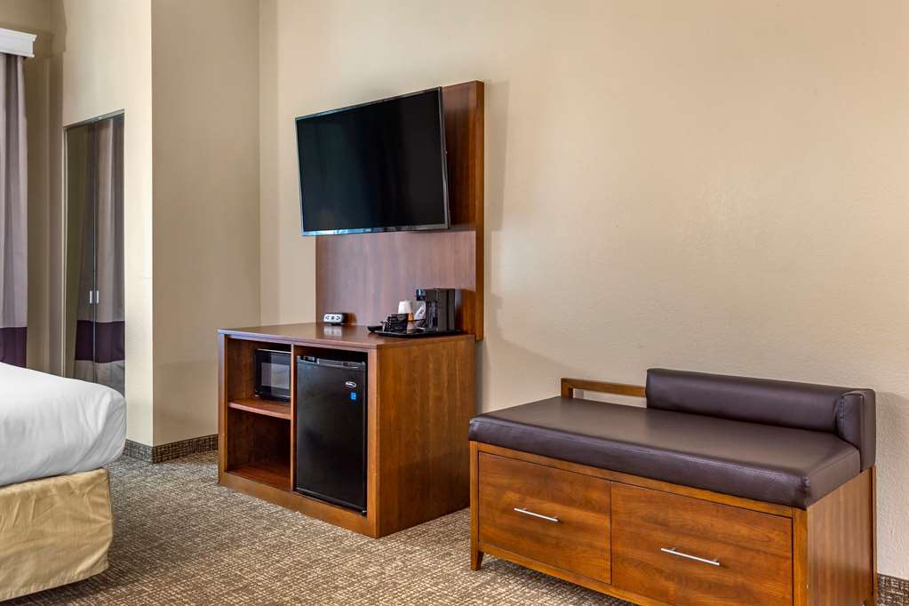 Comfort Suites Clayton Garner - photo 19