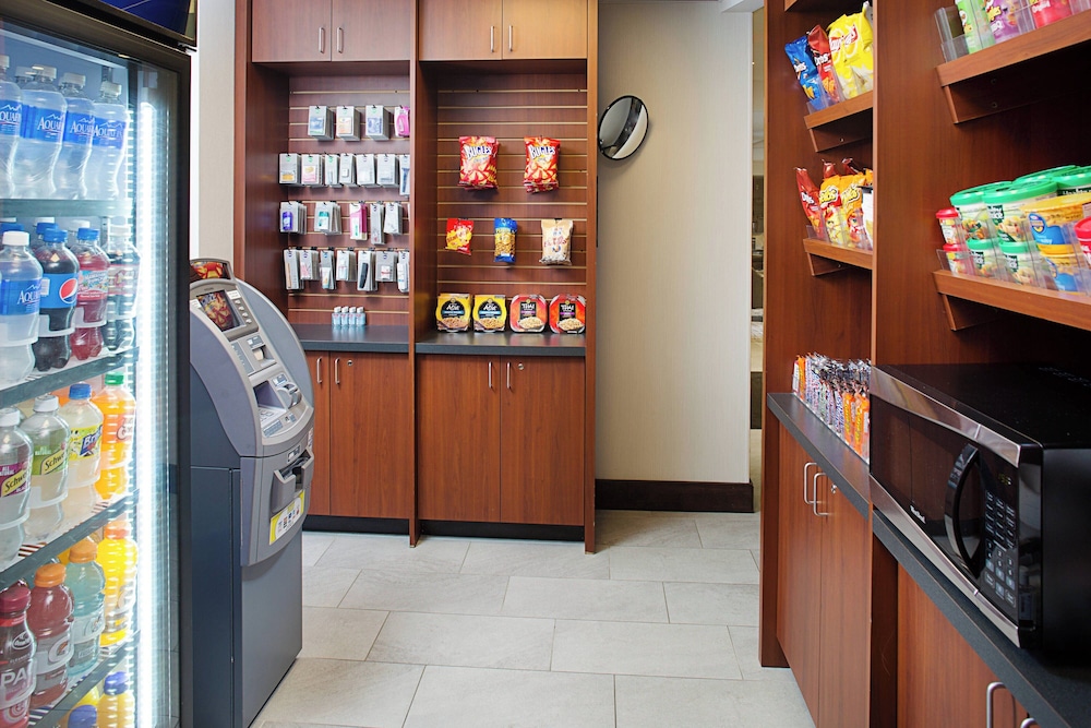 Courtyard by Marriott Manchester Boston Regional Airport - photo 31