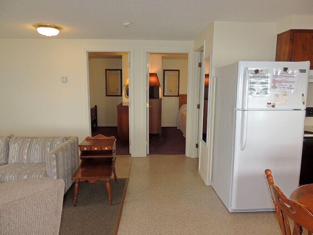 West Winds Motel & Cottages - photo 22