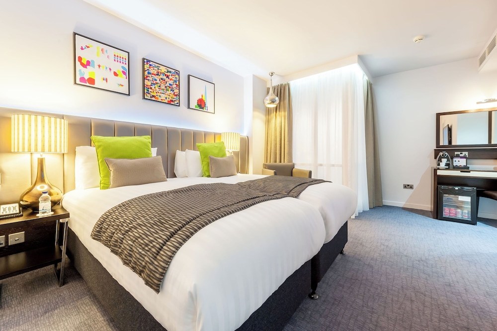Mercure London Paddington — 4-Star Luxury Hotel in London, United Kingdom